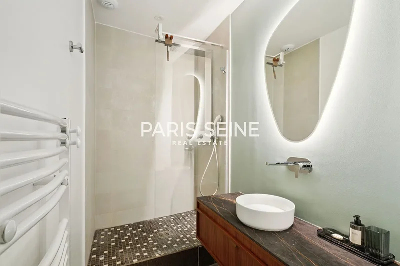 Paris, Île-de-France, France. - Photo 4