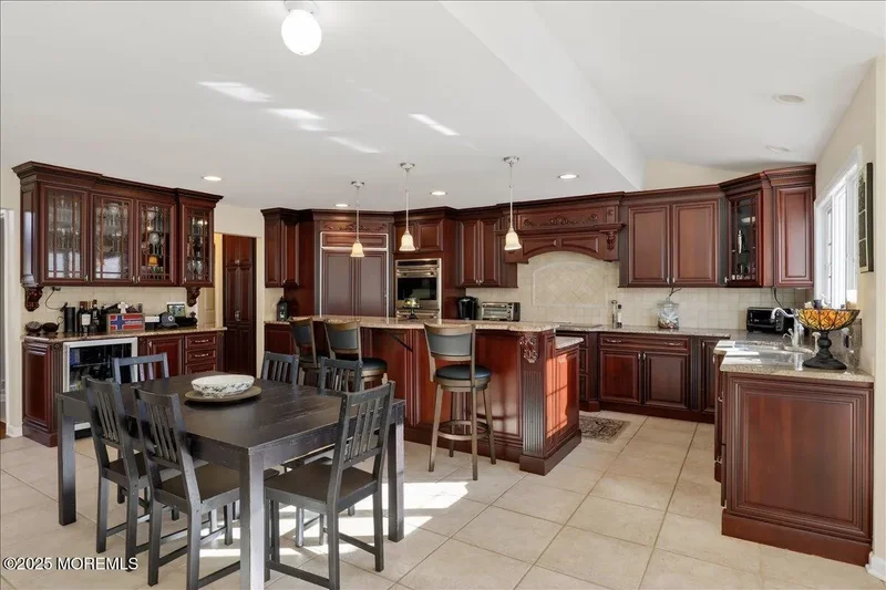 12 Tall Woods Drive, Manalapan Township, New Jersey, United States. - Photo 9