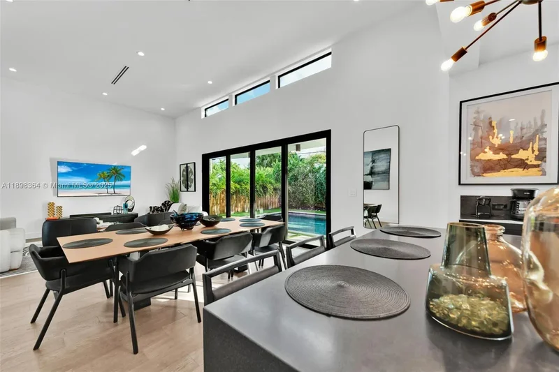530 NW 41st St, Miami, Florida, United States. - Photo 22