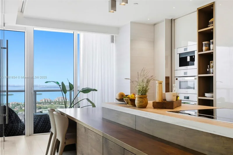 100 S Pointe Dr Unit 3803, Miami Beach, FL 33139, Miami Beach, Florida, United States. - Photo 5