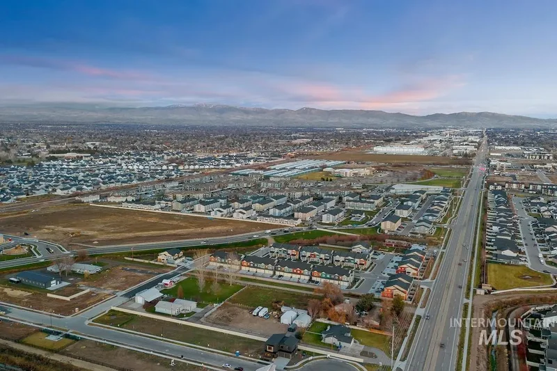 60 N Feather Reed Ave., Meridian, ID 83642, Meridian, Idaho, United States. - Photo 44