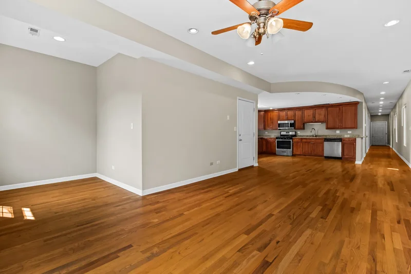 2710 North Artesian Avenue , Chicago, IL 60647, Chicago, Illinois, United States. - Photo 24