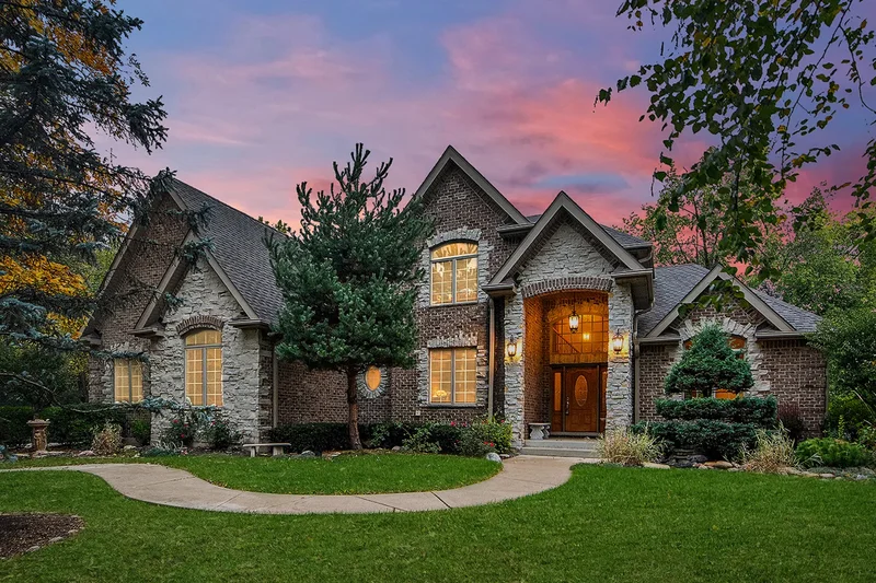 4 Bedrooms Single Family Detached