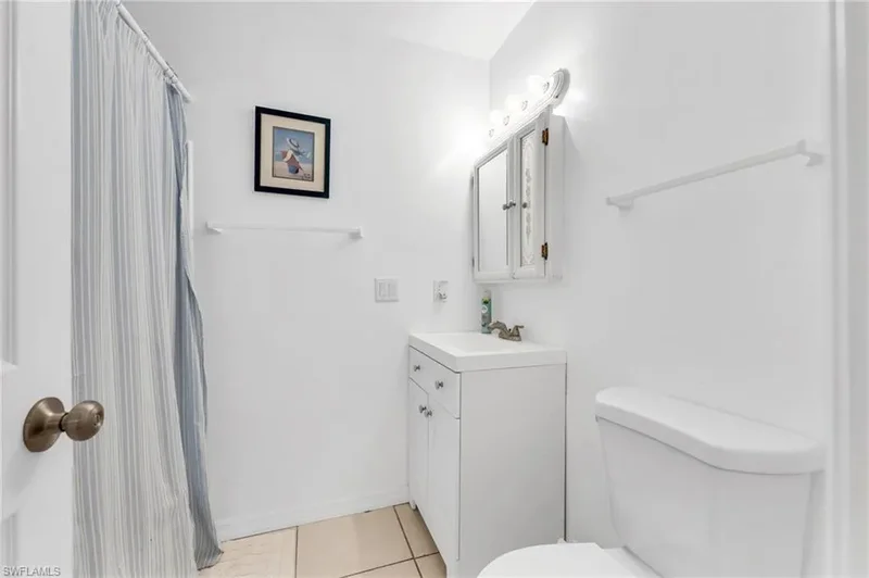 2772 Riverview DR, Naples, Florida, United States. - Photo 20