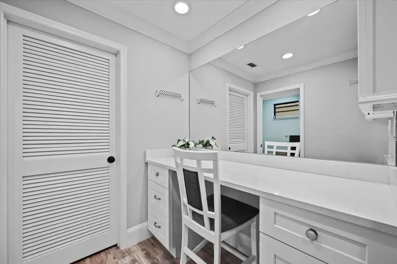 1810 Gulfstream Way, West Palm Beach, Florida, United States. - Photo 23
