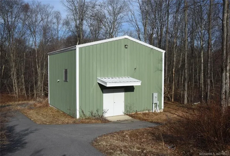 206 East High Street, East Hampton, Connecticut, United States. - Photo 10