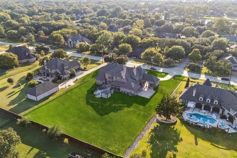 715 Simmons Road, Lewisville, Texas, United States. - Photo 13