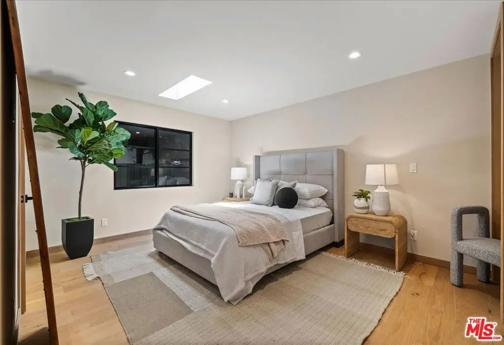14537 Hesby Street, Los Angeles, California, United States. - Photo 3