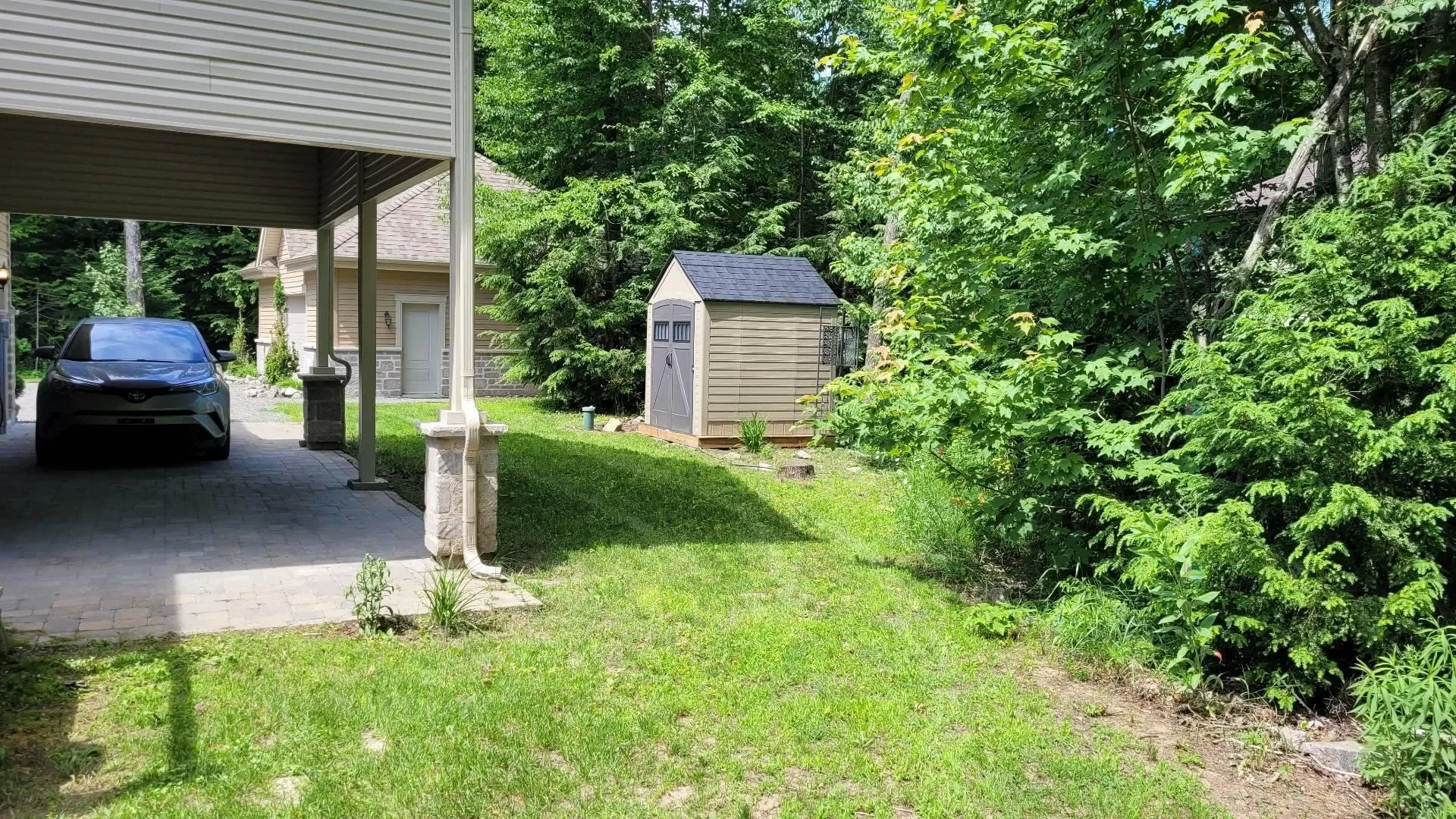 Exterior photo 8