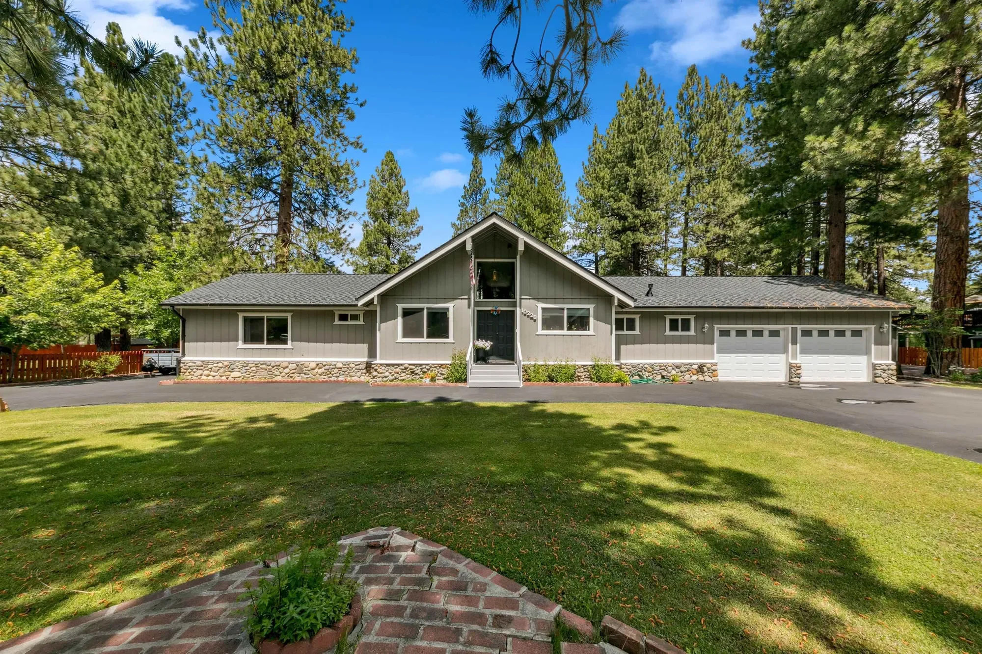10228 Jeffery Pine Road, Truckee, California, United States. - Photo 7