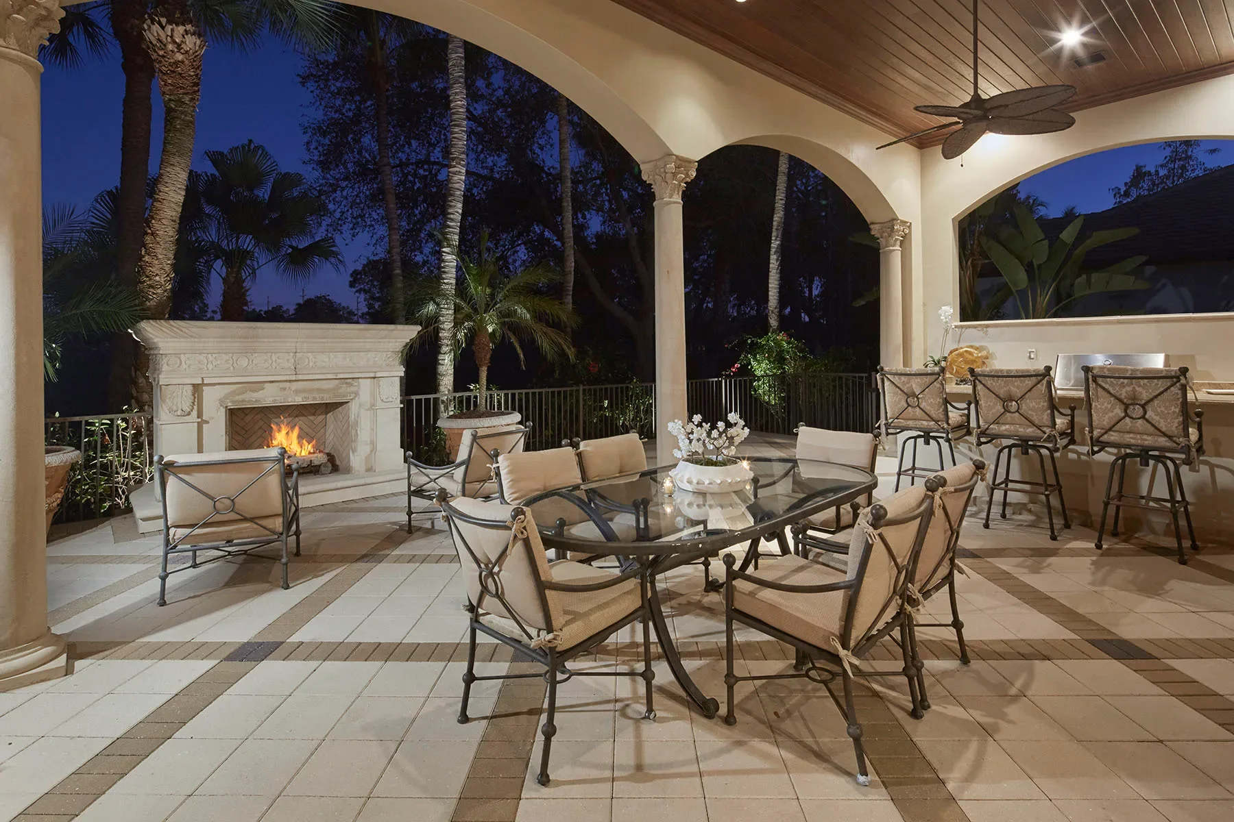Exterior photo 7