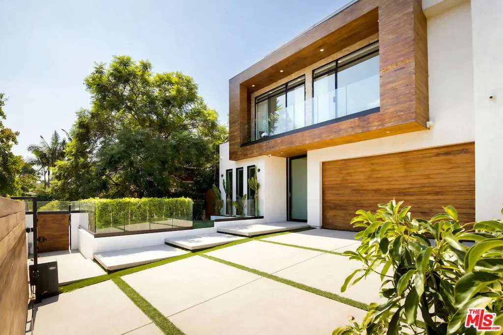 839 N Genesee Avenue, Los Angeles, California, United States. - Photo 10