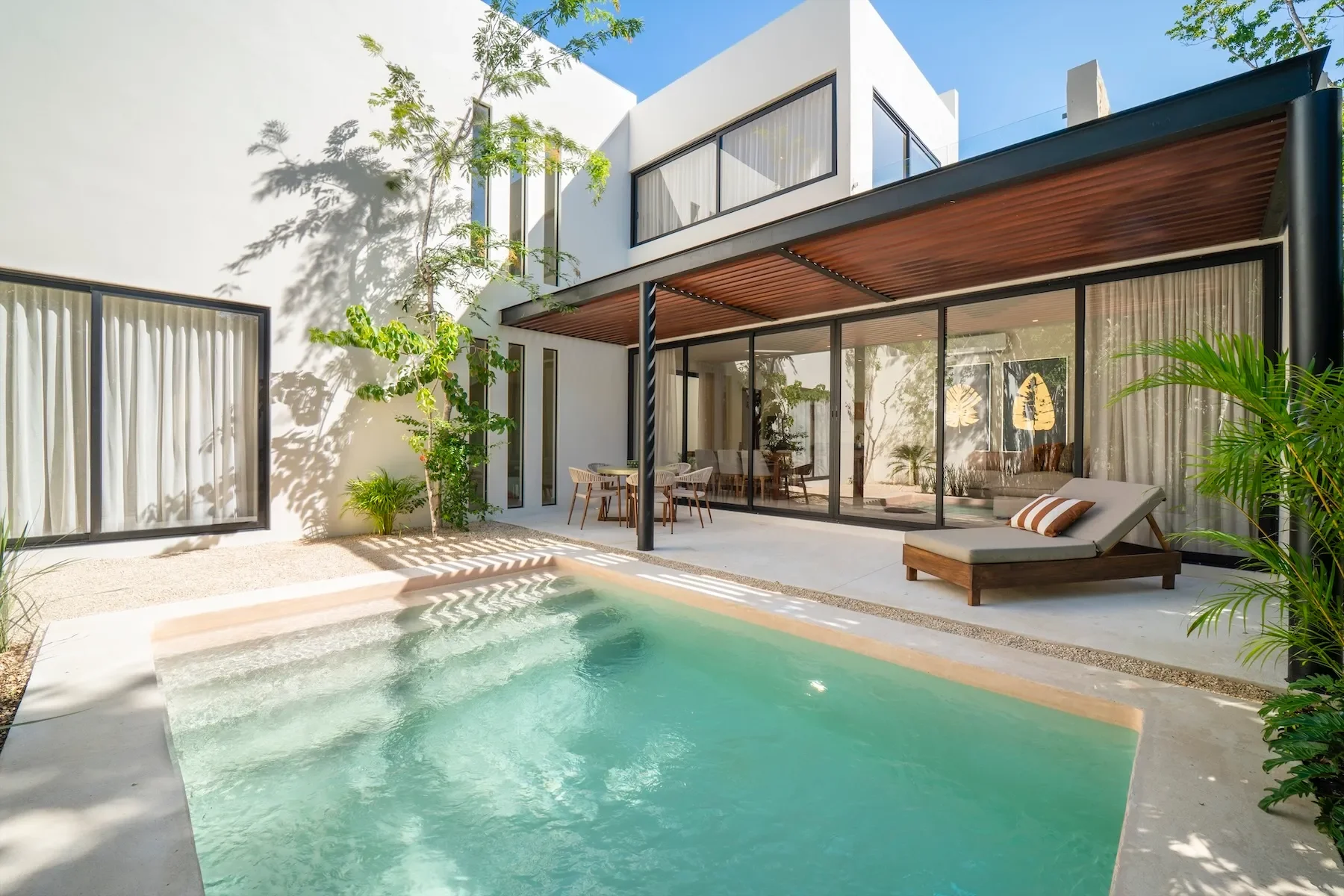 Exterior photo 4
