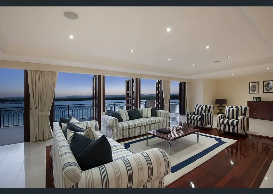 SOVEREIGN ISLANDS, Knightsbridge Parade West, Paradise Point, Queensland, Australia. - Photo 9