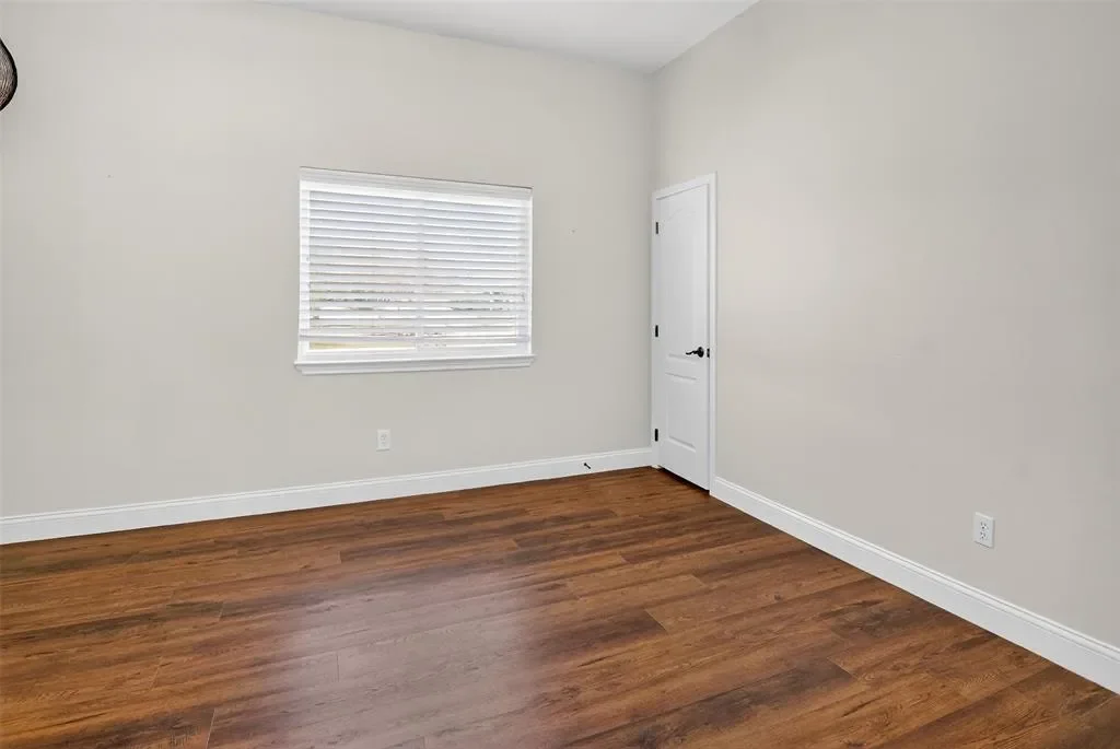 1007 Bentwater Parkway, Granbury, Texas, United States. - Photo 23