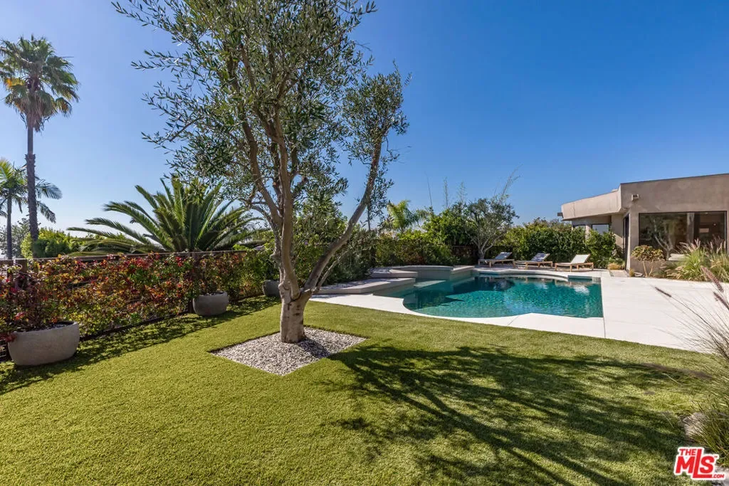 1705 Carla, Beverly Hills, California, United States. - Photo 28