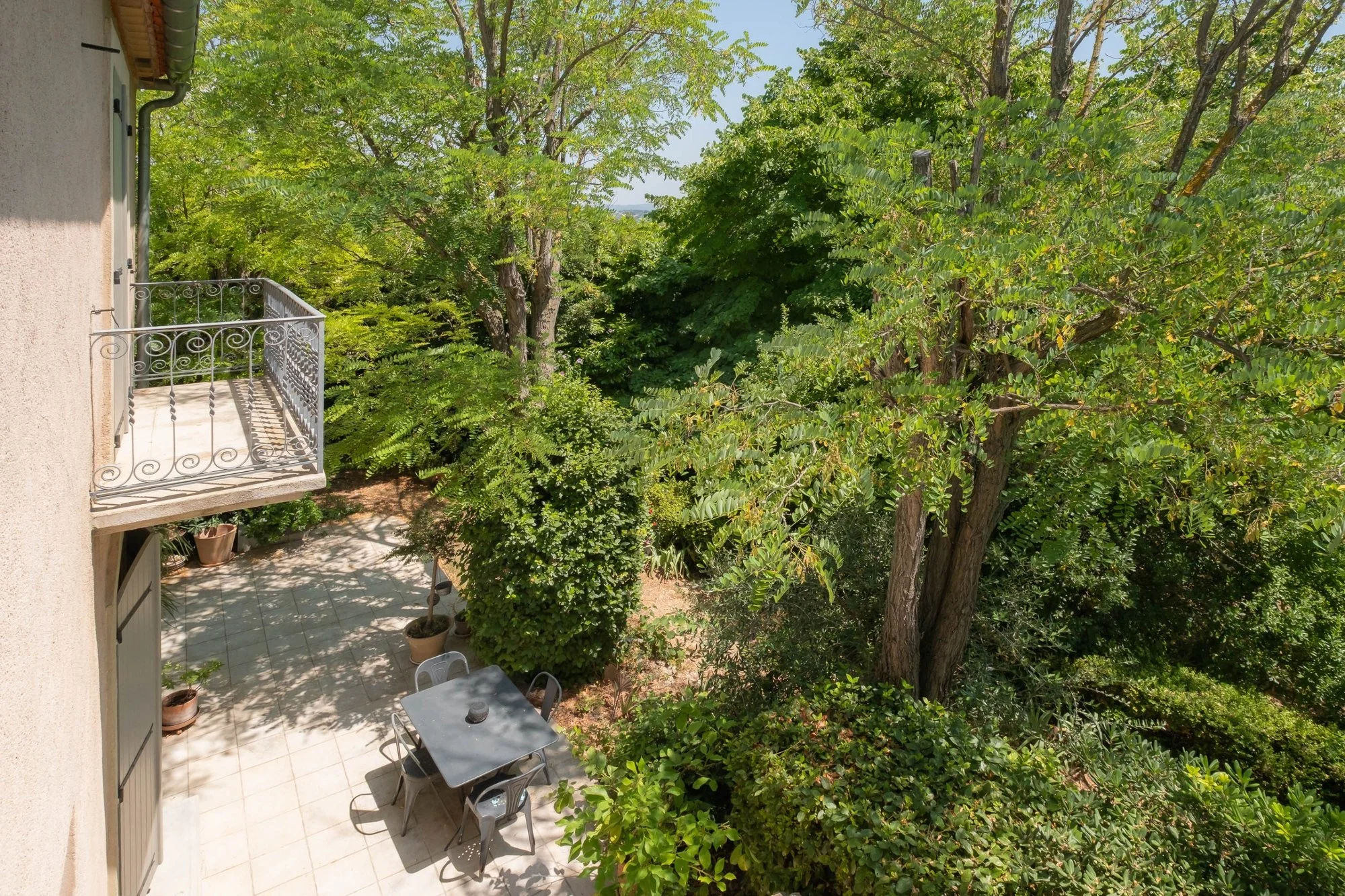 Exterior photo 10