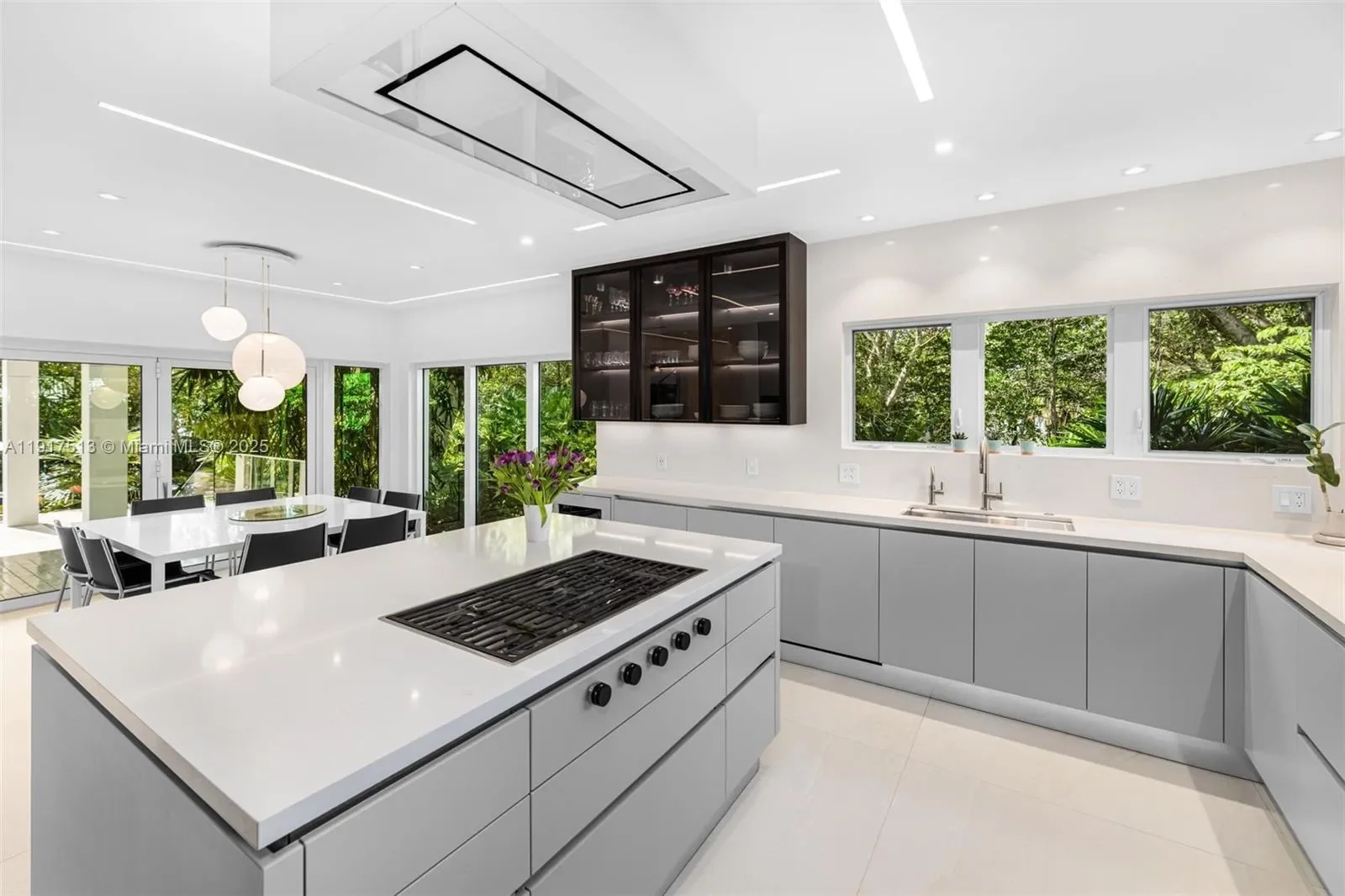 7150 W Lago Dr, Miami, Florida, United States. - Photo 9
