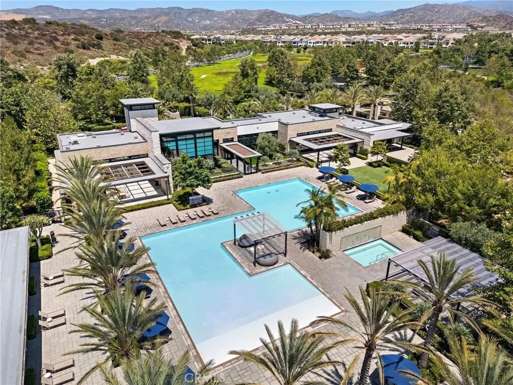 93 Interstellar, Irvine, California, United States. - Photo 30