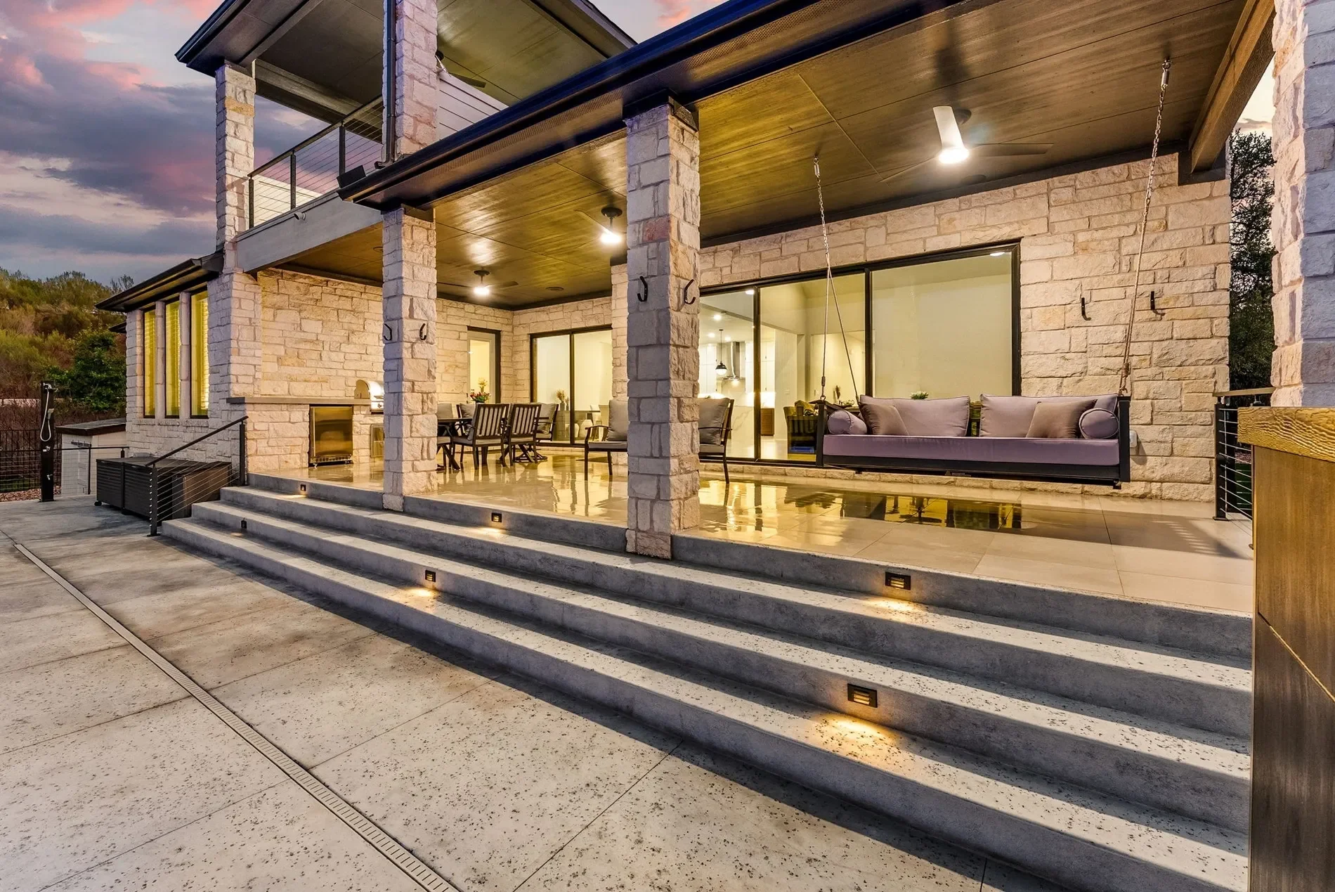 Exterior photo 10