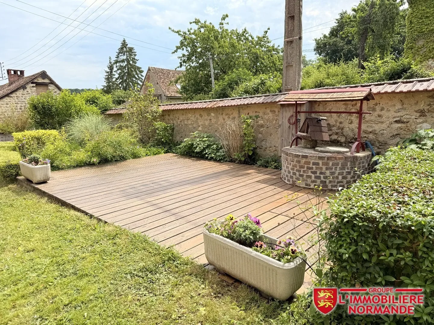 Exterior photo 6