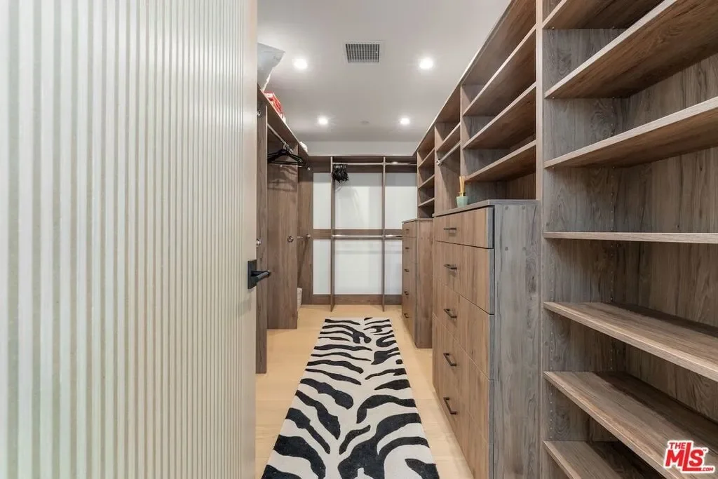 20226 Lorenzana Drive, Los Angeles, California, United States. - Photo 9