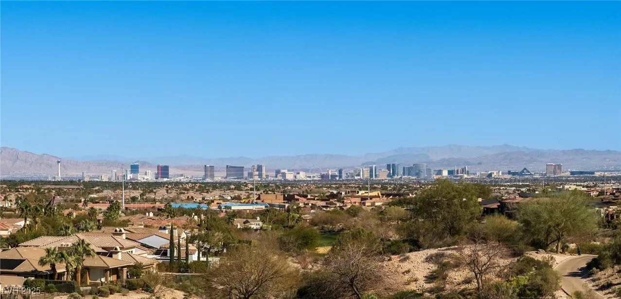64 Promontory Ridge Drive, Las Vegas, Nevada, United States. - Photo 17