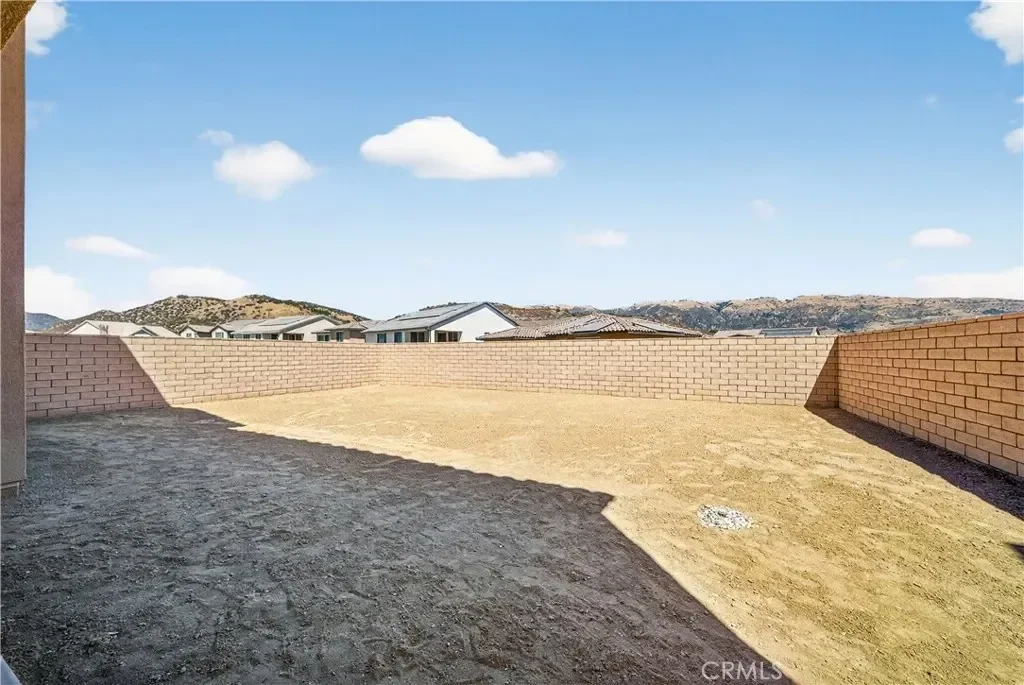 21219 Currant Ct, Los Angeles, California, United States. - Photo 32