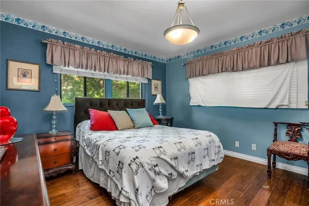 2544 Evelyn Street, La Crescenta-Montrose, California, United States. - Photo 14
