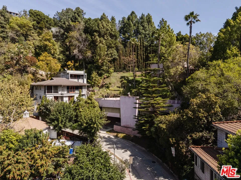 7017 Senalda Road, Los Angeles, California, United States. - Photo 21