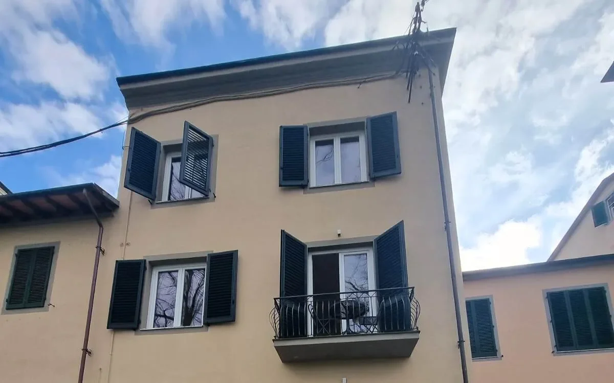 Exterior photo 2