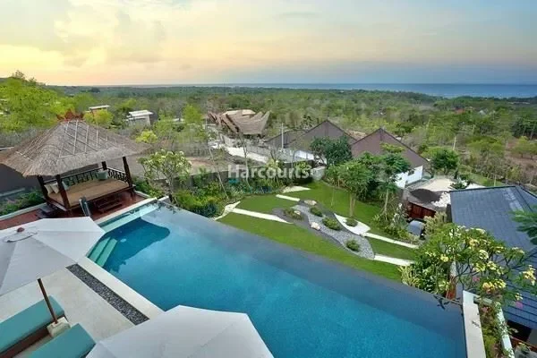 Exterior photo 9