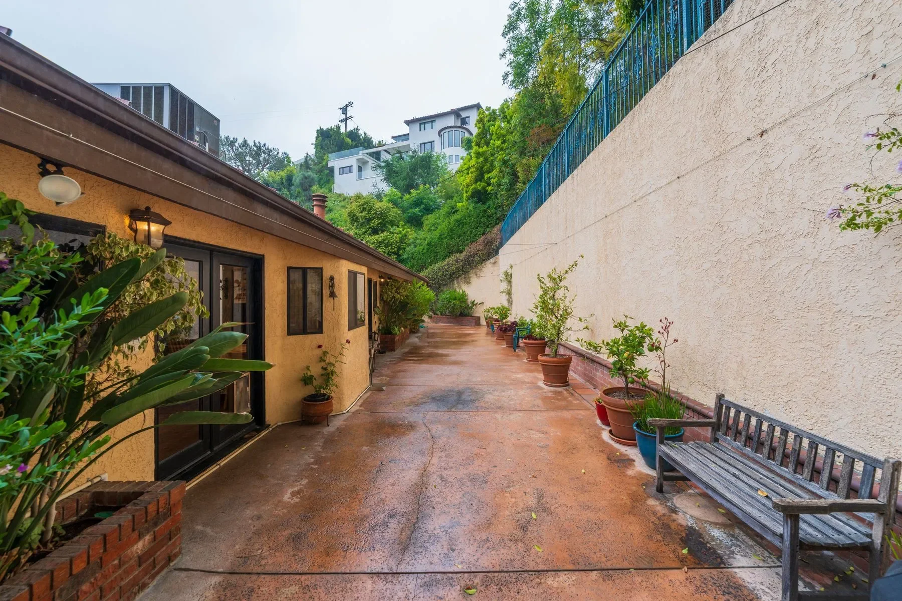 Exterior photo 7
