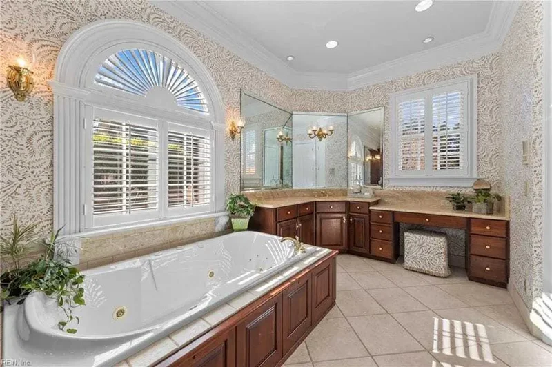 828 Oaklette Avenue, Chesapeake, Virginia, United States. - Photo 24