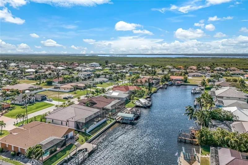 2811 SW 34th Terrace, Cape Coral, FL 33914, Cape Coral, Florida, United States. - Photo 2