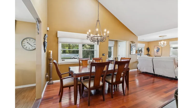 31 Grand Central Avenue, Amityville, New York, United States. - Photo 11