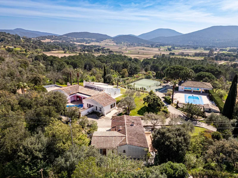 Le Plan-de-la-Tour, Provence-Alpes-Côte d'Azur, France. - Photo 31