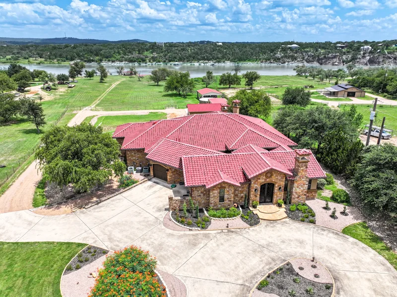 481 Chimney Cove Drive , Marble Falls, TX 78654, Marble Falls, Texas, United States. - Photo 5