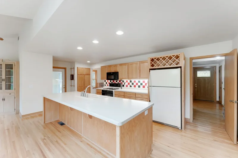 402 Sweet Briar Lane , Hopkins, MN 55343, Hopkins, Minnesota, United States. - Photo 18