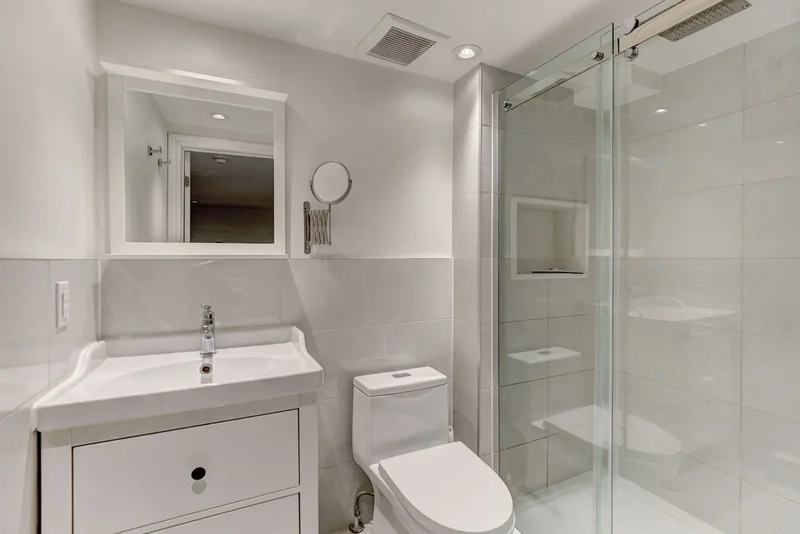 174 Av. Stirling, Montreal, Quebec, Canada. - Photo 29