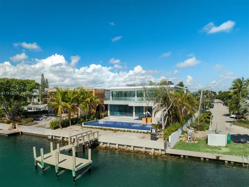 600 88th St, Surfside, FL 33154, Bal Harbour, Florida, United States. - Photo 17