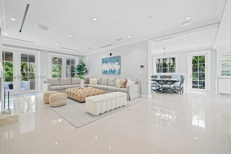 5400 Banyan Trl, Coral Gables, Florida, United States. - Photo 29