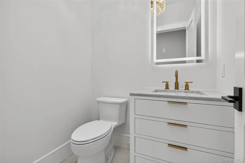 654 Caledonia Road , Dix Hills, NY 11746, Huntington Station, New York, United States. - Photo 37
