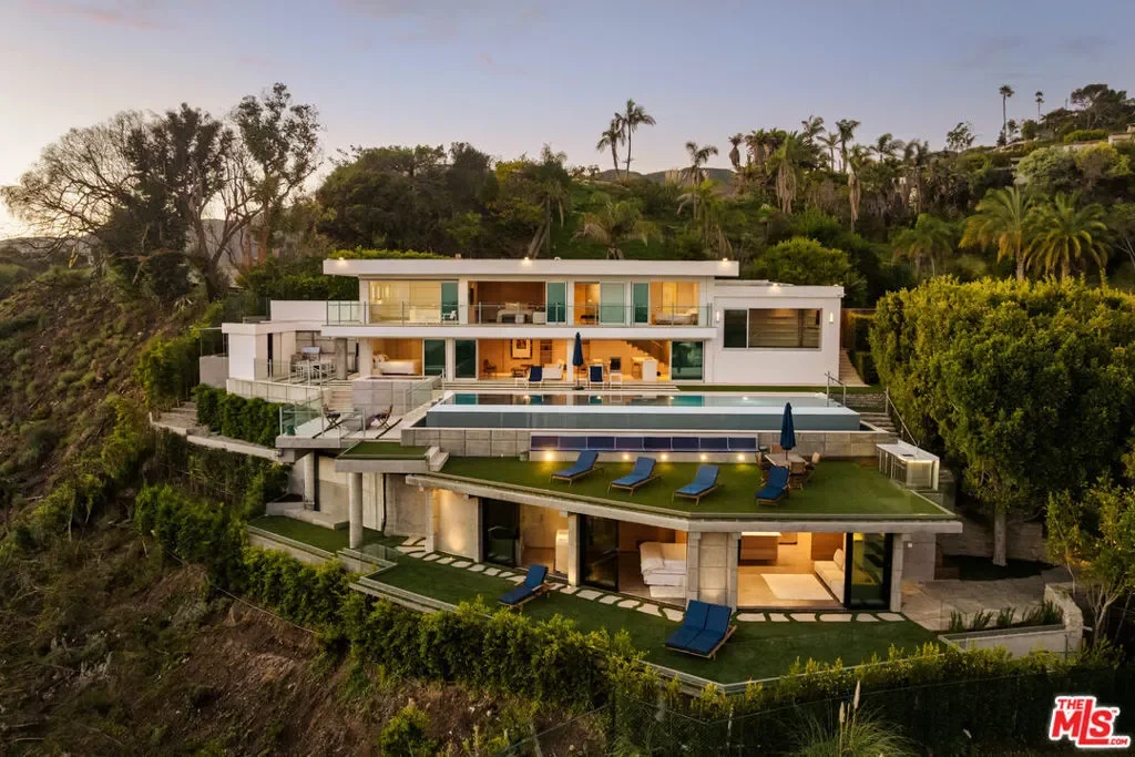 467 Paseo Miramar, Los Angeles, California, United States. - Photo 40