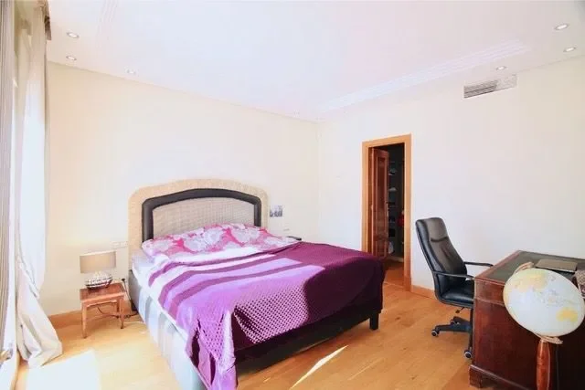 Gallery photo 9