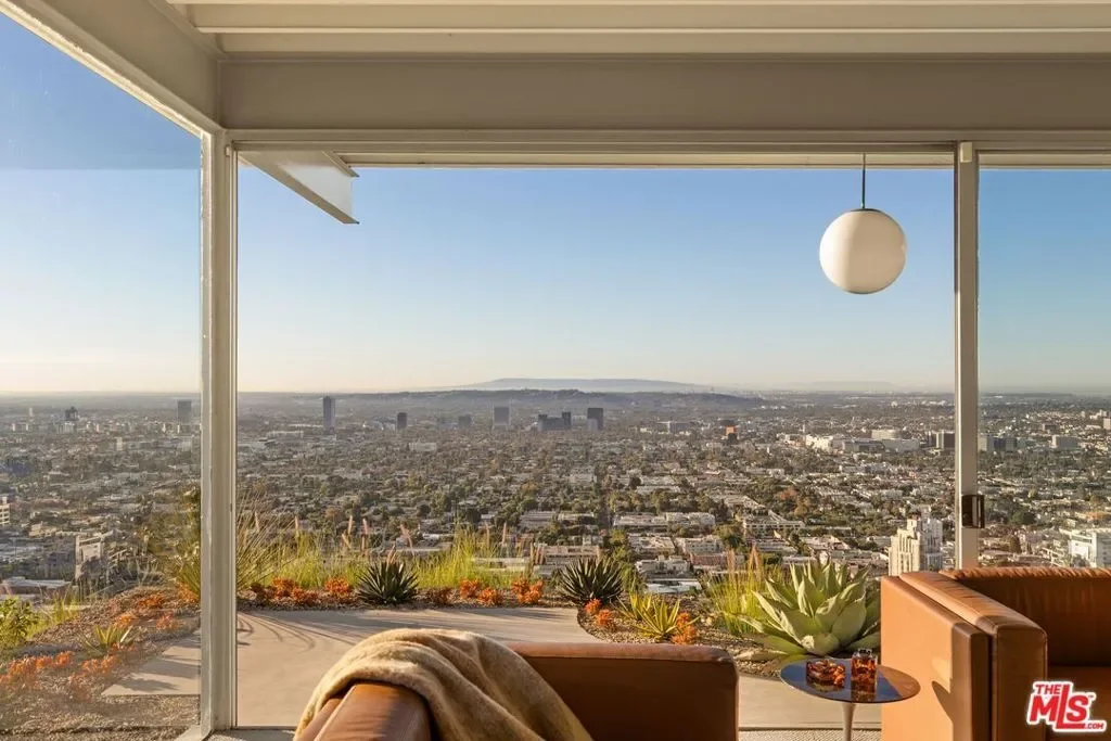1635 Woods Drive, Los Angeles, California, United States. - Photo 11