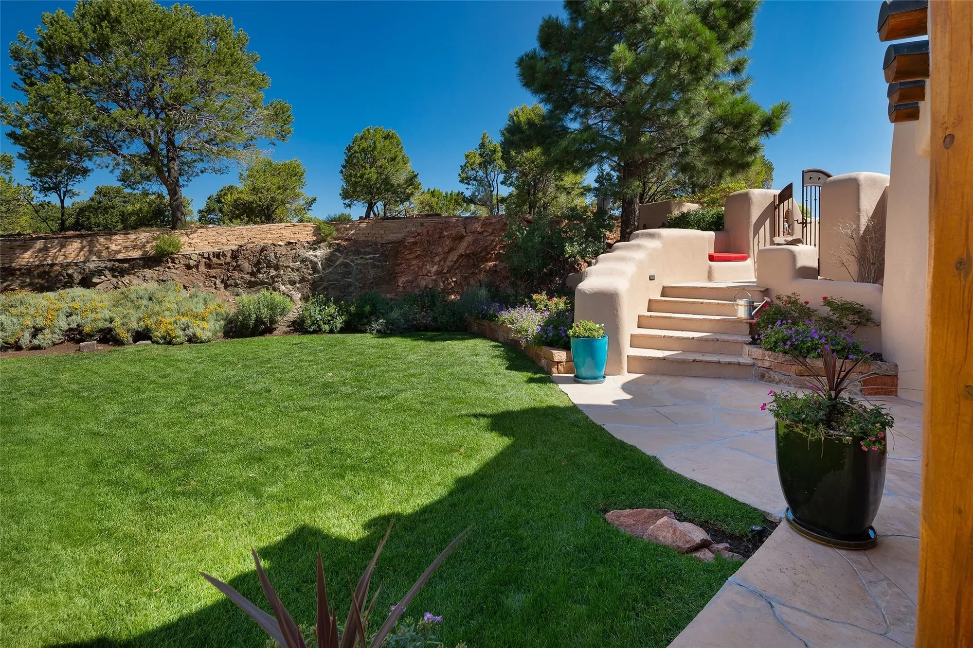 1233 N Summit Drive , Santa Fe, NM 87501, Santa Fe, New Mexico, United States. - Photo 30