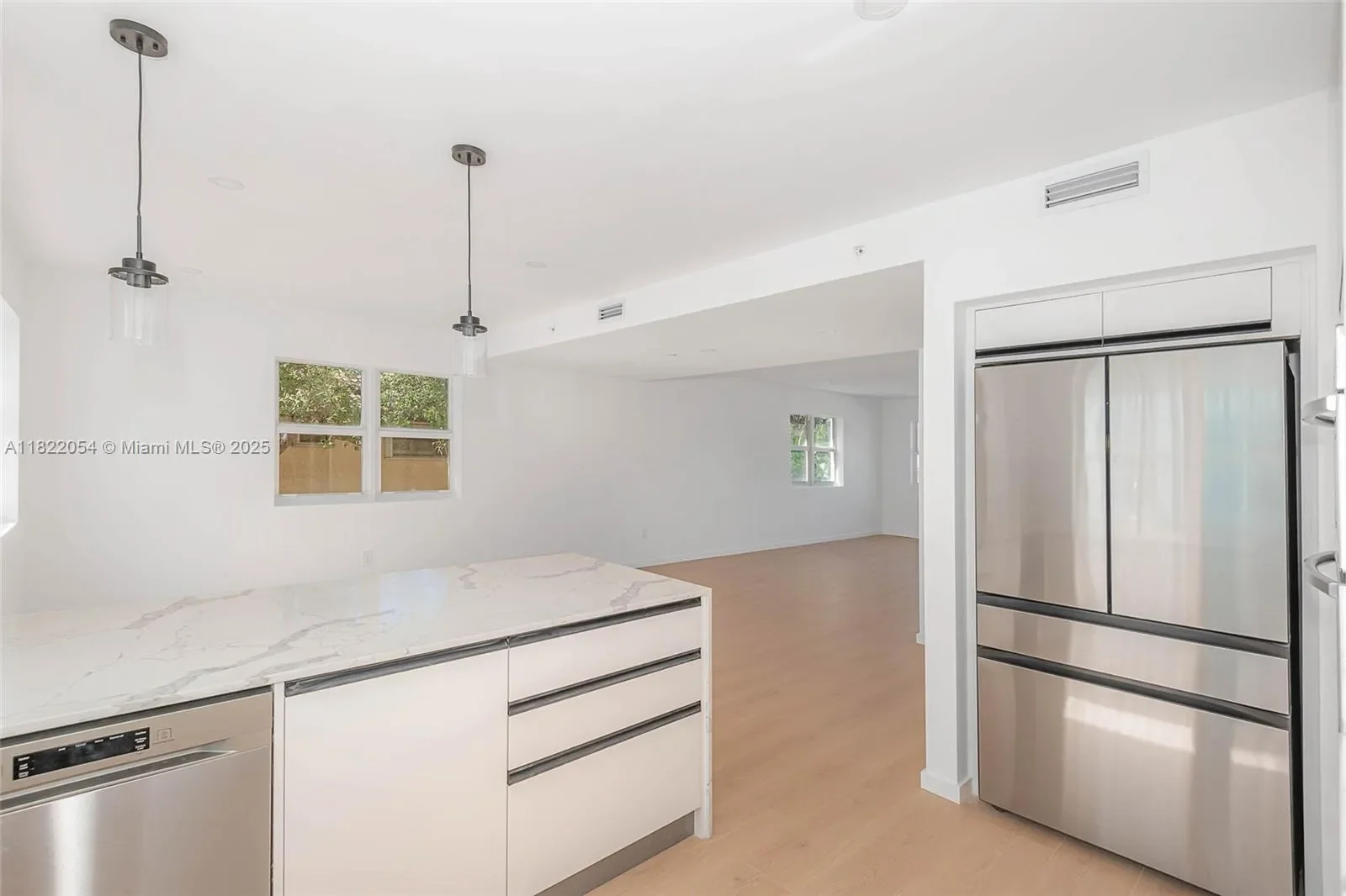 824 SE 12th Ct, Fort Lauderdale, Florida, United States. - Photo 3