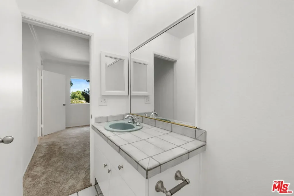 222 7th Street 301, Santa Monica, California, United States. - Photo 5