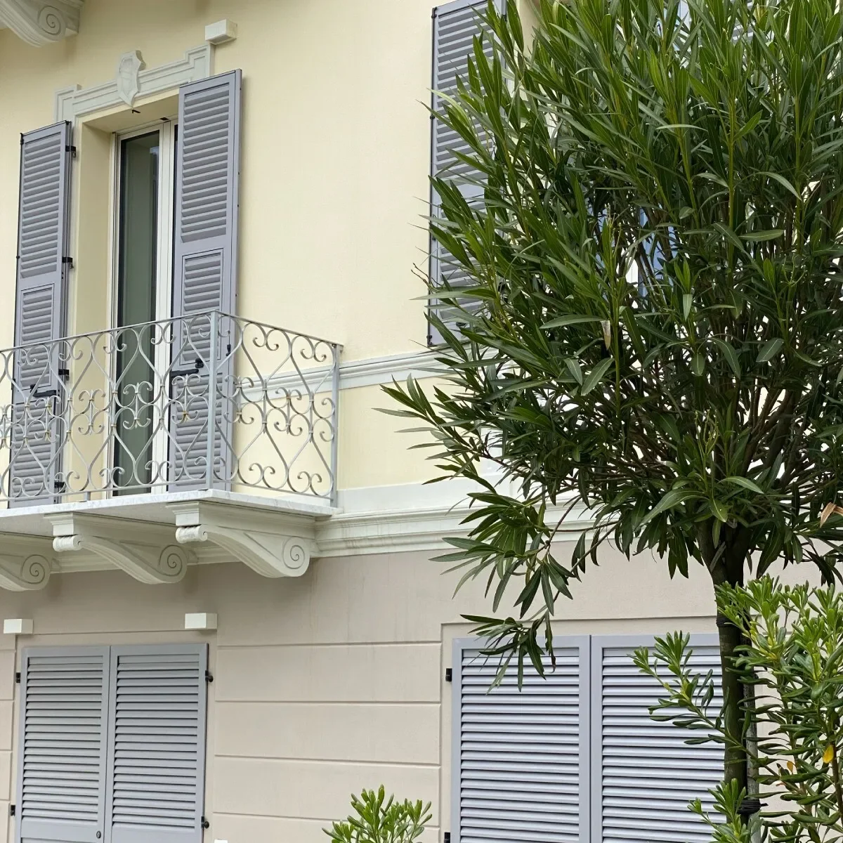 Exterior photo 4